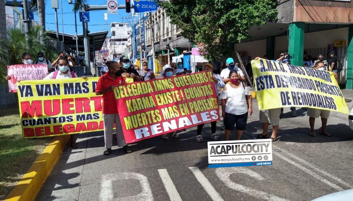 Enfermos renales y familiares boquean la avenida Cuauhtémoc