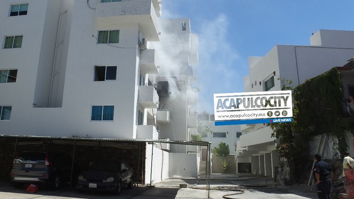 Se incendia departamento en el fraccionamiento Hornos Insurgentes de Acapulco