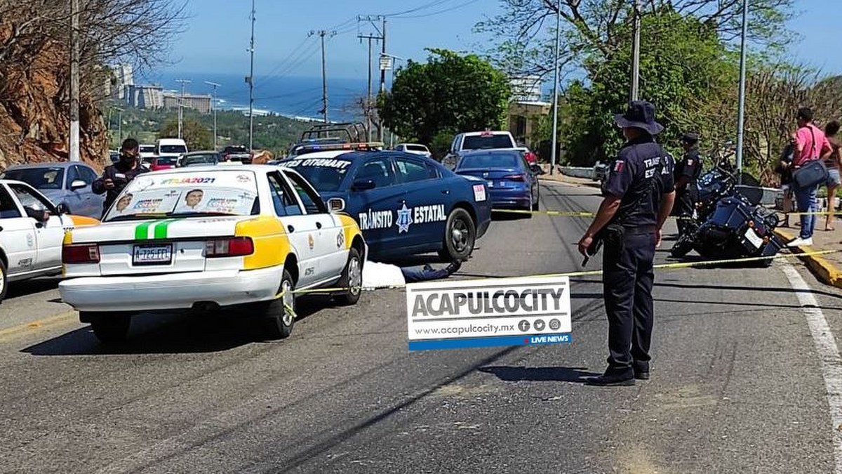 Taxista impacta y mata a motociclista sobre la Escénica de Acapulco