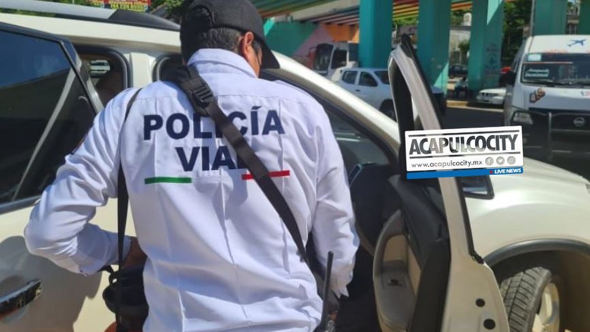 Seguridad Pública de Acapulco sanitiza unidades del transporte público en la zona Diamante