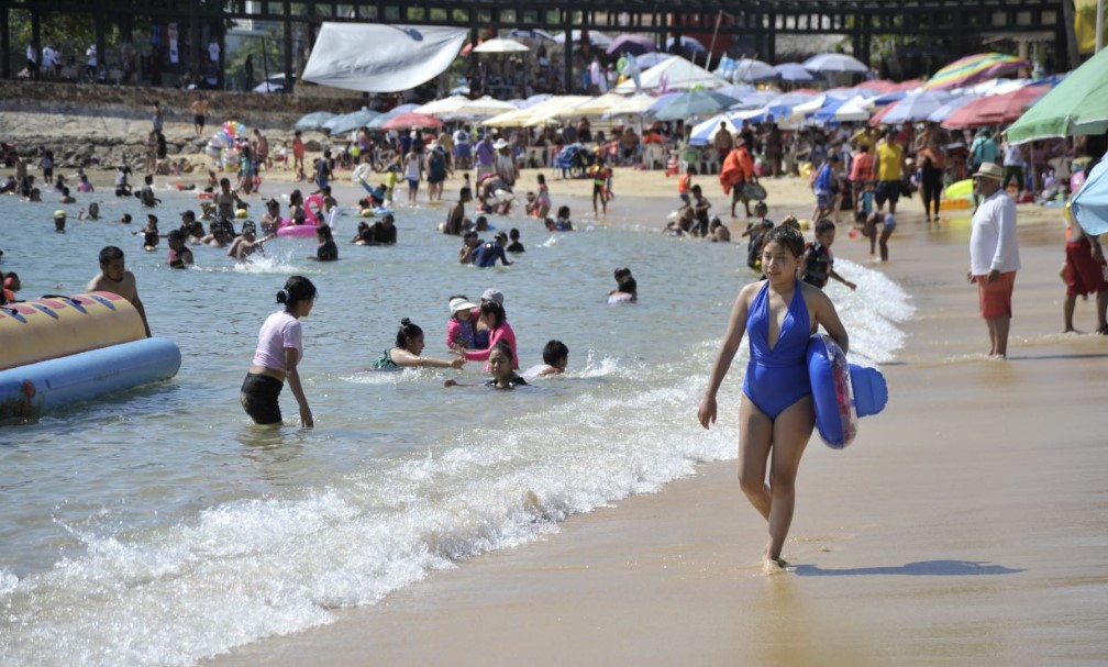 Con 68% de ocupación abre Acapulco su primer fin de semana de la temporada vacacional
