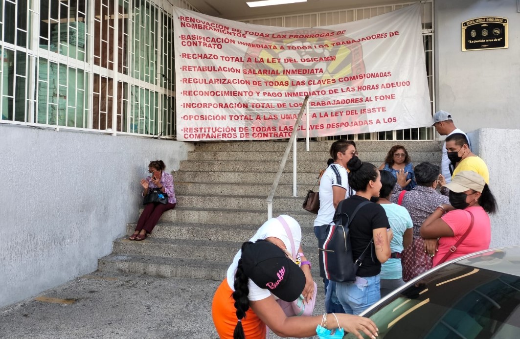 CETEG toma oficinas de juzgados en Caleta y urgen a Evelyn Salgado de solución a crisis de horas impagadas