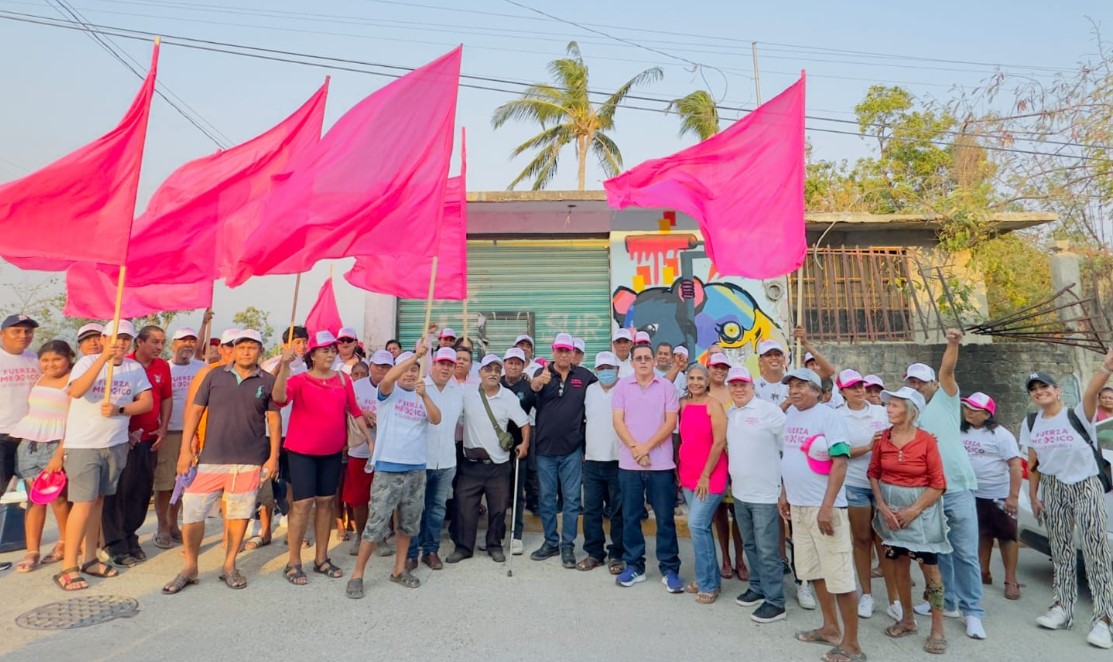 Respaldan vecinos de la Colonia del PRI a Piña Garibay