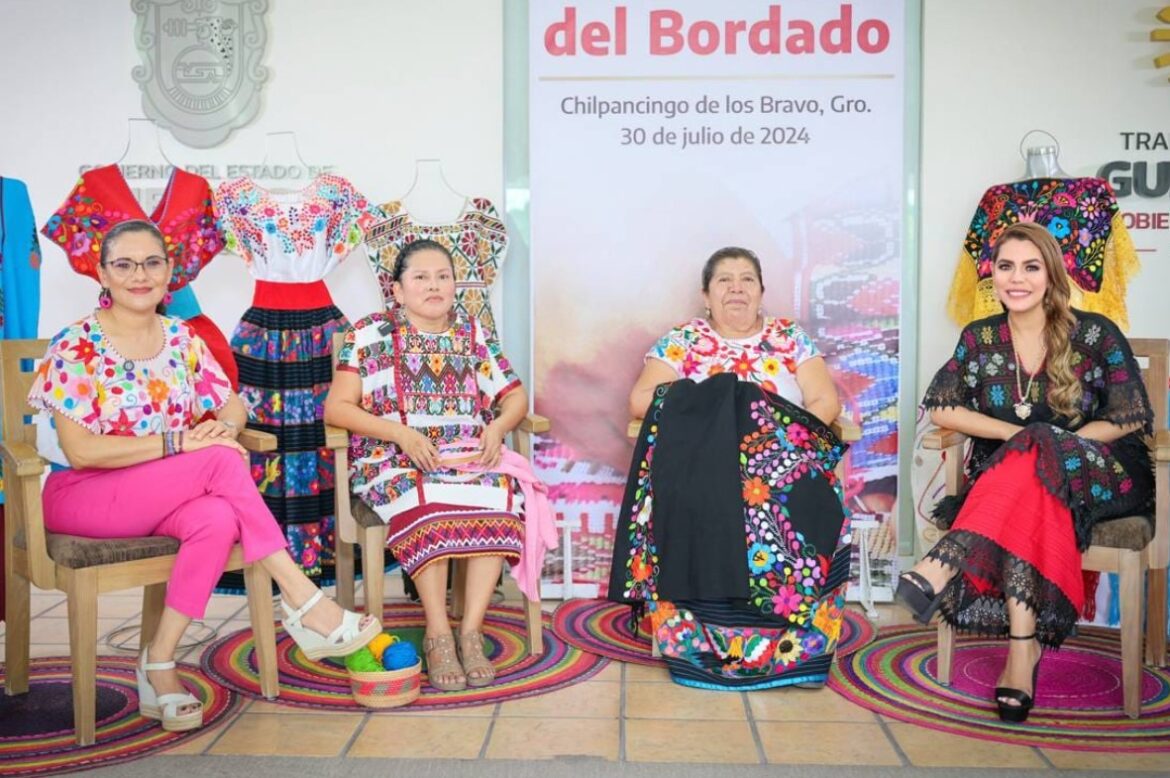 Evelyn Salgado conmemora el Día Mundial del Bordado junto a artesanas guerrerenses