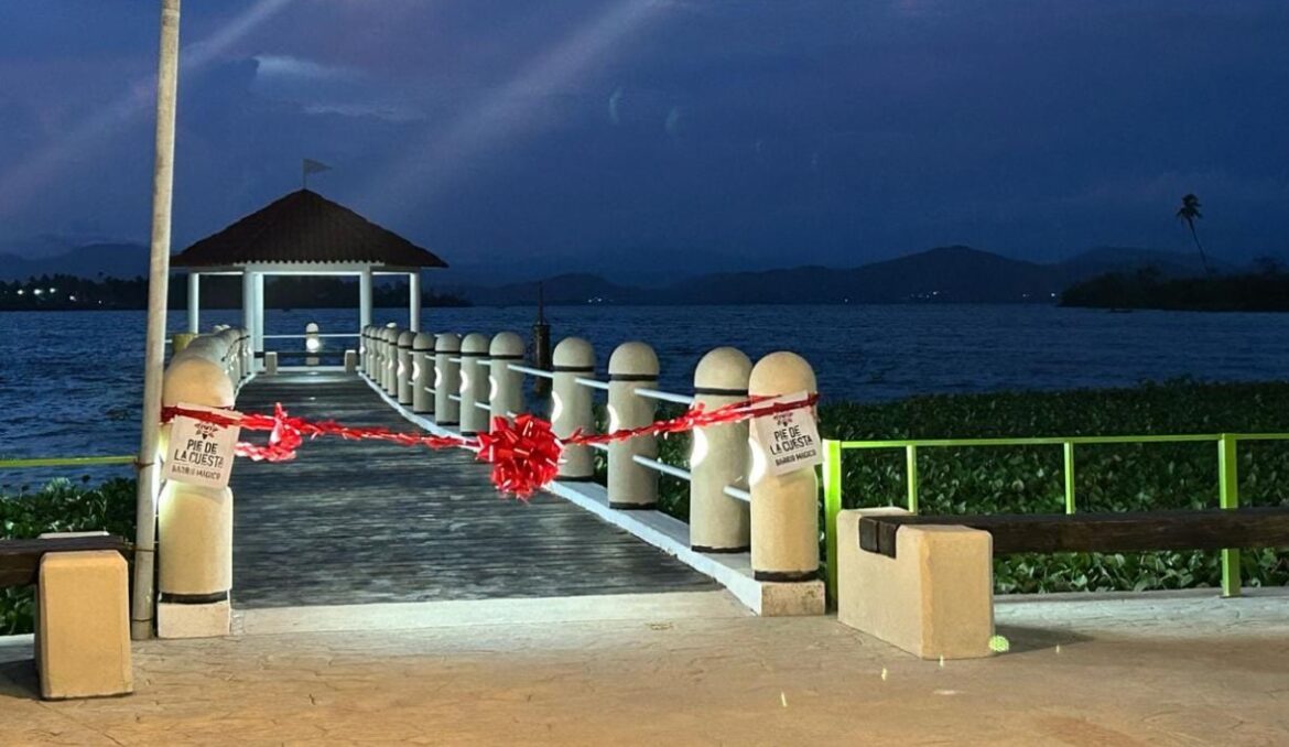 Inaugura Presidenta Abelina muelle turístico en Pie de la Cuesta