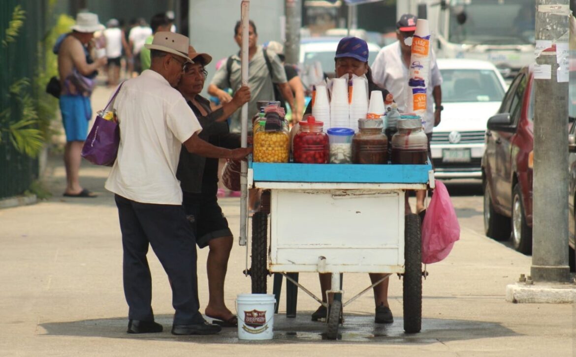 Exhortan a tomar precauciones por altas temperaturas en Acapulco