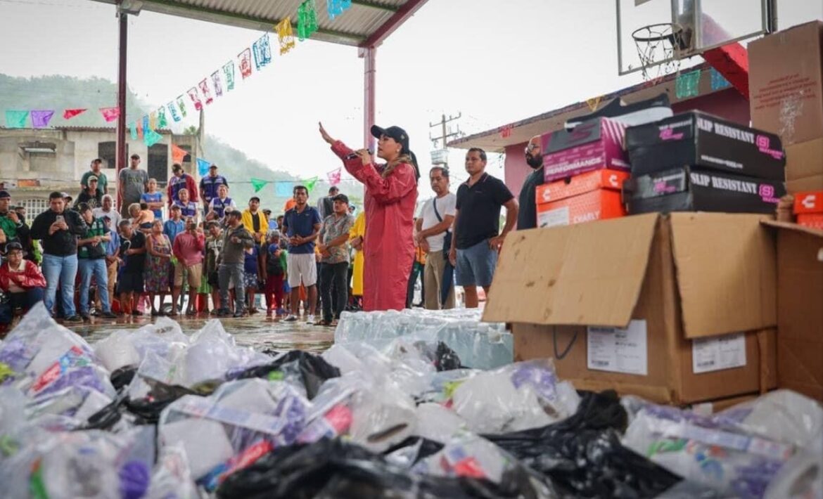 Atiende Evelyn Salgado la zona rural de Acapulco afectada por John