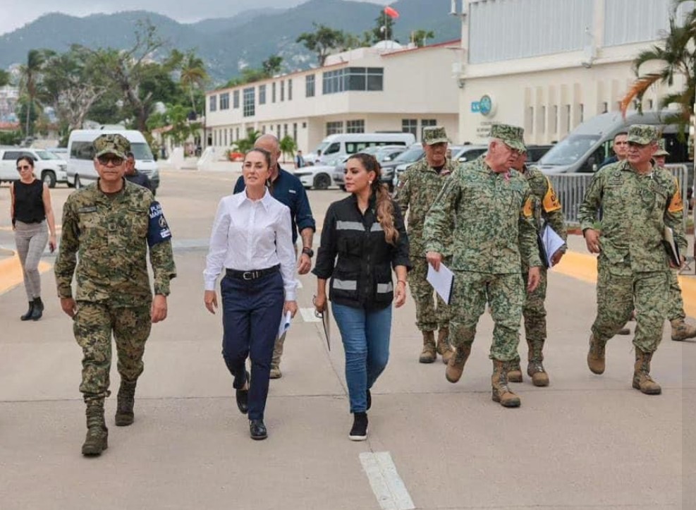 Se reúnen Evelyn Salgado y Claudia Sheinbaum para dar seguimiento a la reconstrucción y entrega de ayuda humanitaria en zonas afectadas por el huracán John en Guerrero