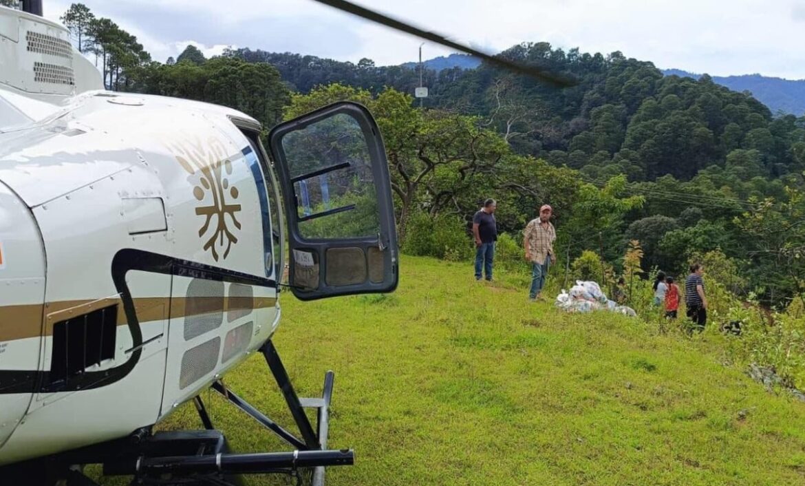 Atienden vía aérea a población de Guerrero afectada por “John”