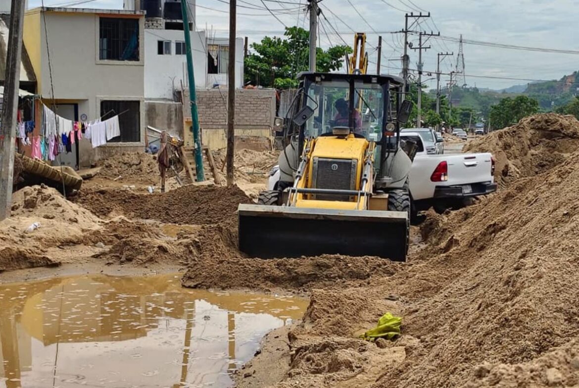 Despeja Gobierno de Abelina López Rodríguez avenida principal de San Agustín y atiende a vecinos de Loma del Aire