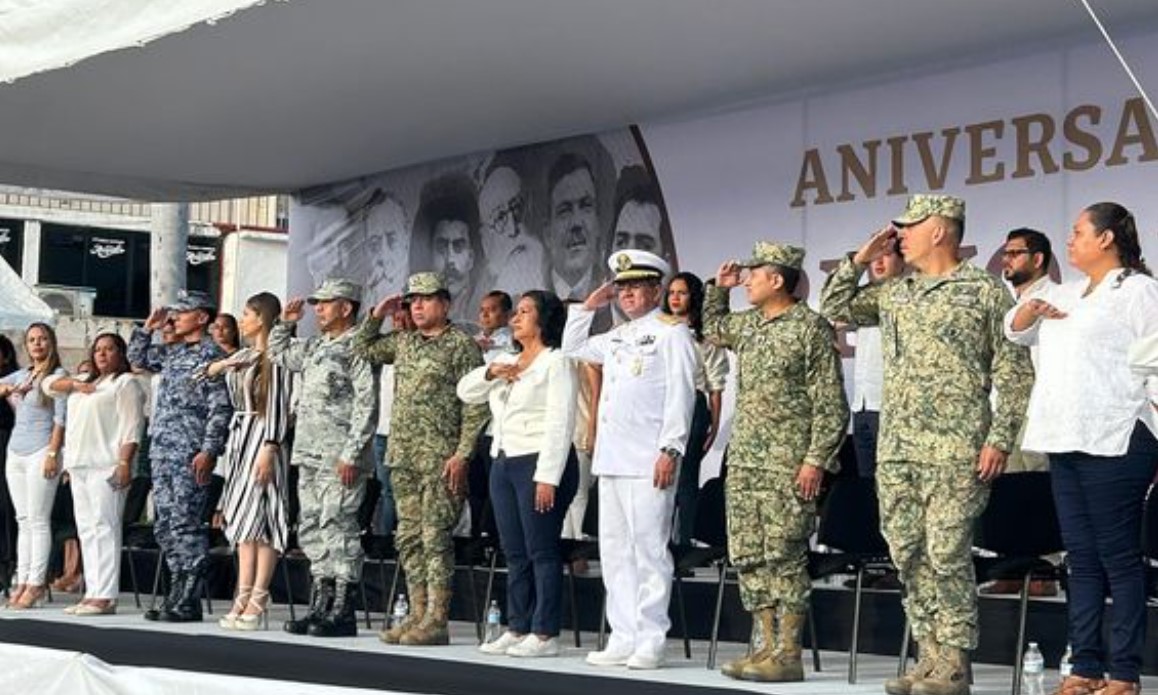 Preside Abelina López Rodríguez Desfile Cívico-Deportivo-Militar por el 114 Aniversario de la Revolución Mexicana