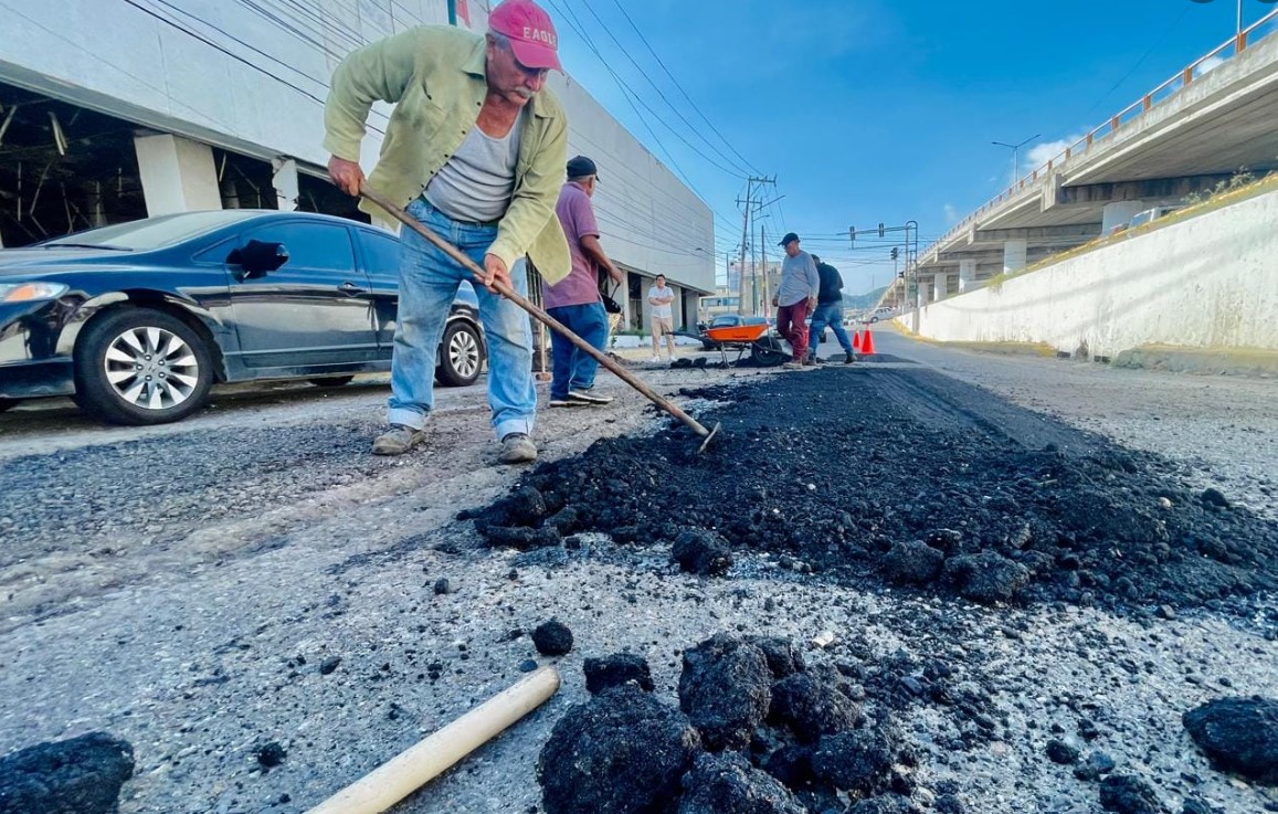 Implementan brigadas de bacheo en Acapulco