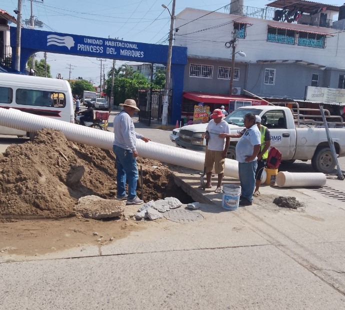 Rehabilitan red sanitaria en la unidad habitacional Luis Donaldo Colosio