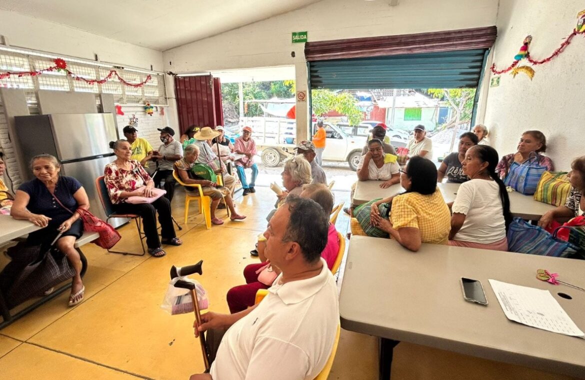 Entrega DIF Acapulco más de 600 raciones de alimentos calientes a adultos mayores