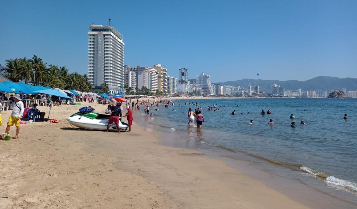 Mantiene Acapulco gran afluencia de visitantes