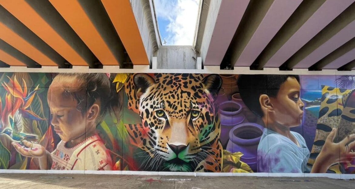 Artistas guerrerenses muestran su talento a través de murales en los que se plasma la resiliencia de los habitantes de Acapulco y Coyuca de Benítez