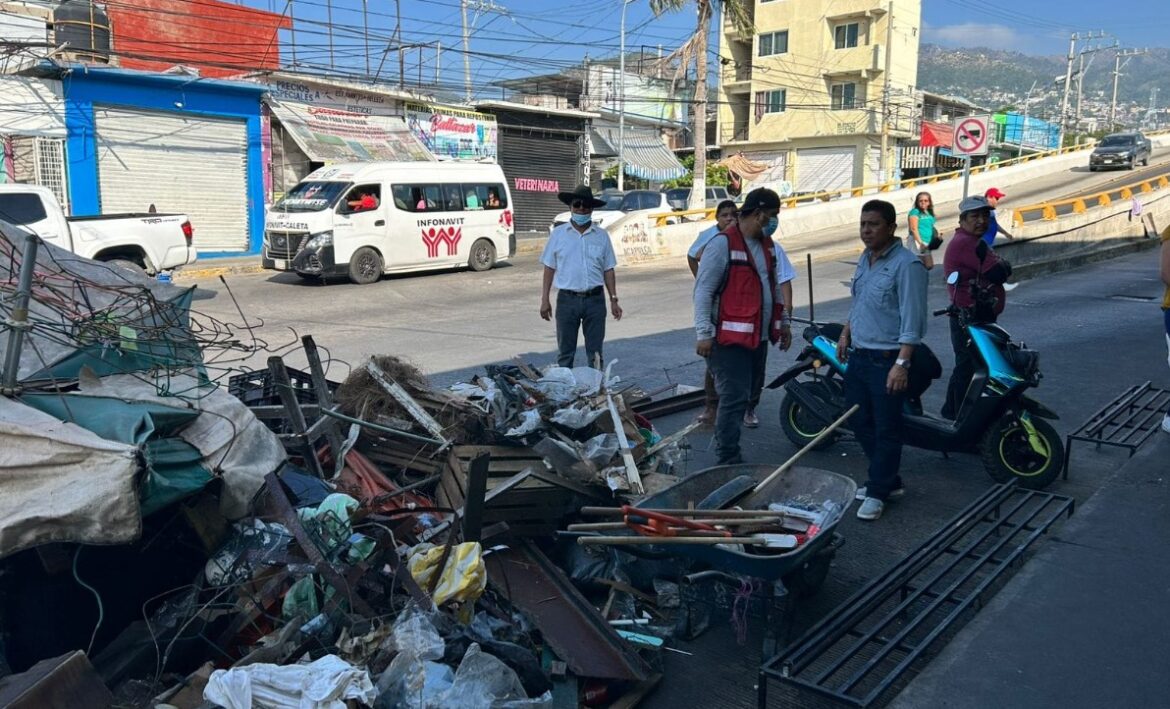 Retiran a vendedores de pescados y mariscos de la avenida Constituyentes