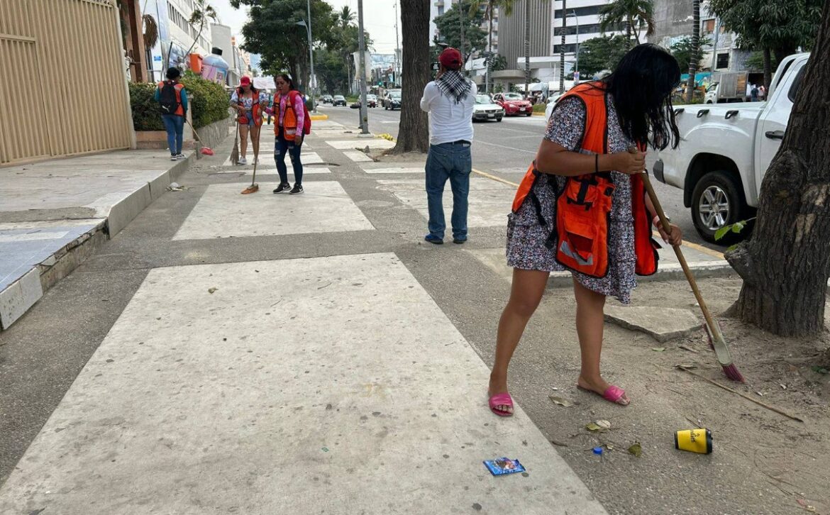 Realizan limpieza integral en Costera Miguel Alemán y zonas aledañas
