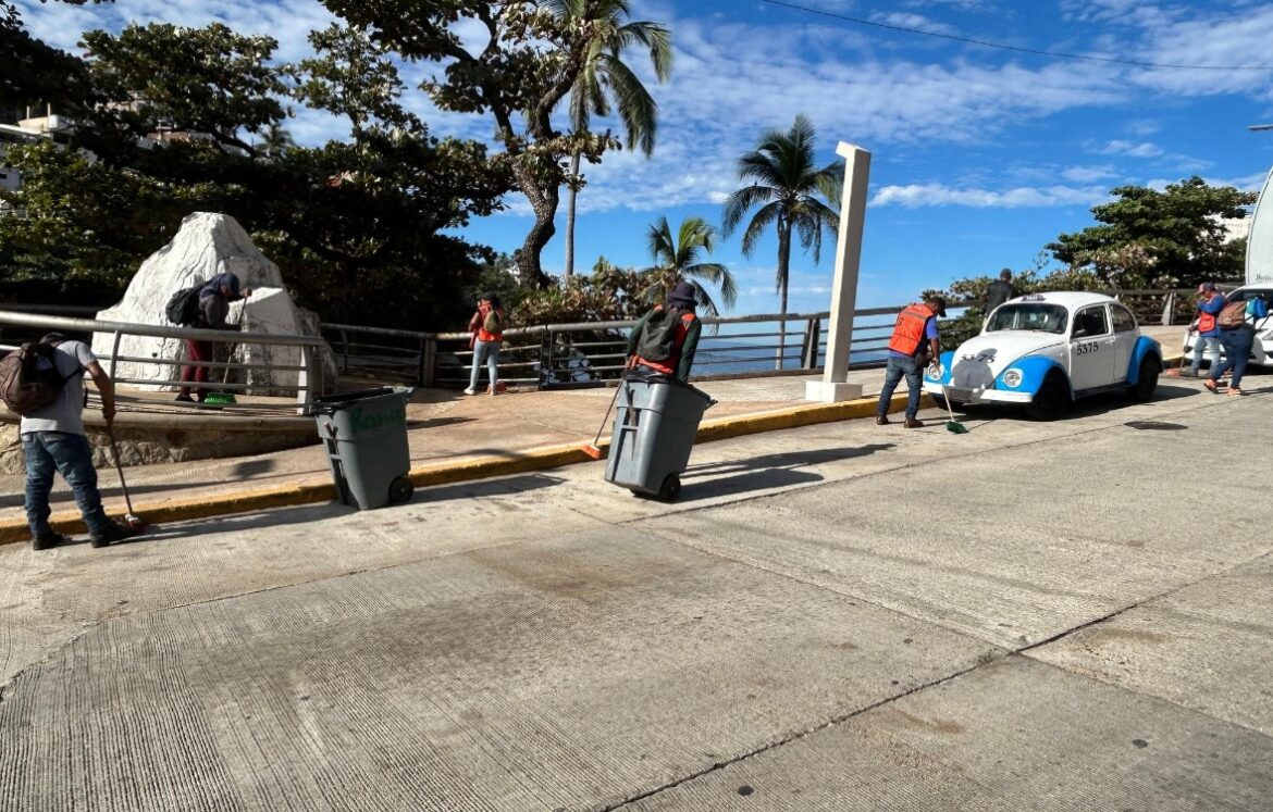 Realizan limpieza en zona Tradicional de Acapulco