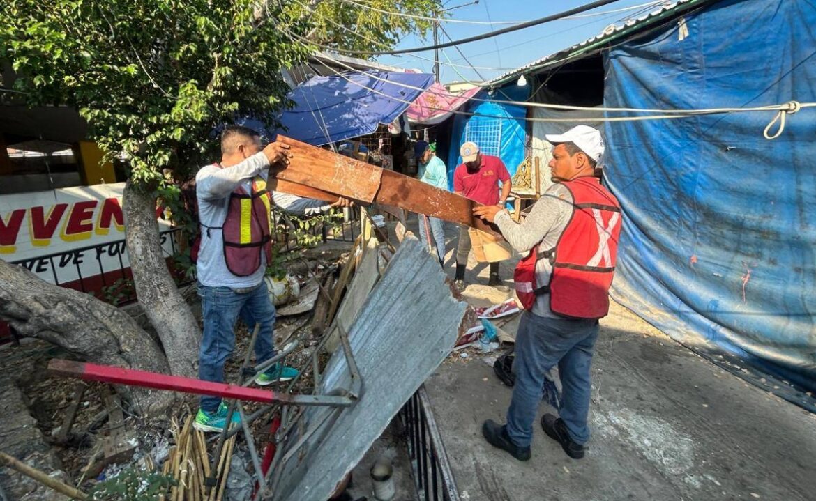 Intensifican brigadas de limpieza en mercados de la ciudad