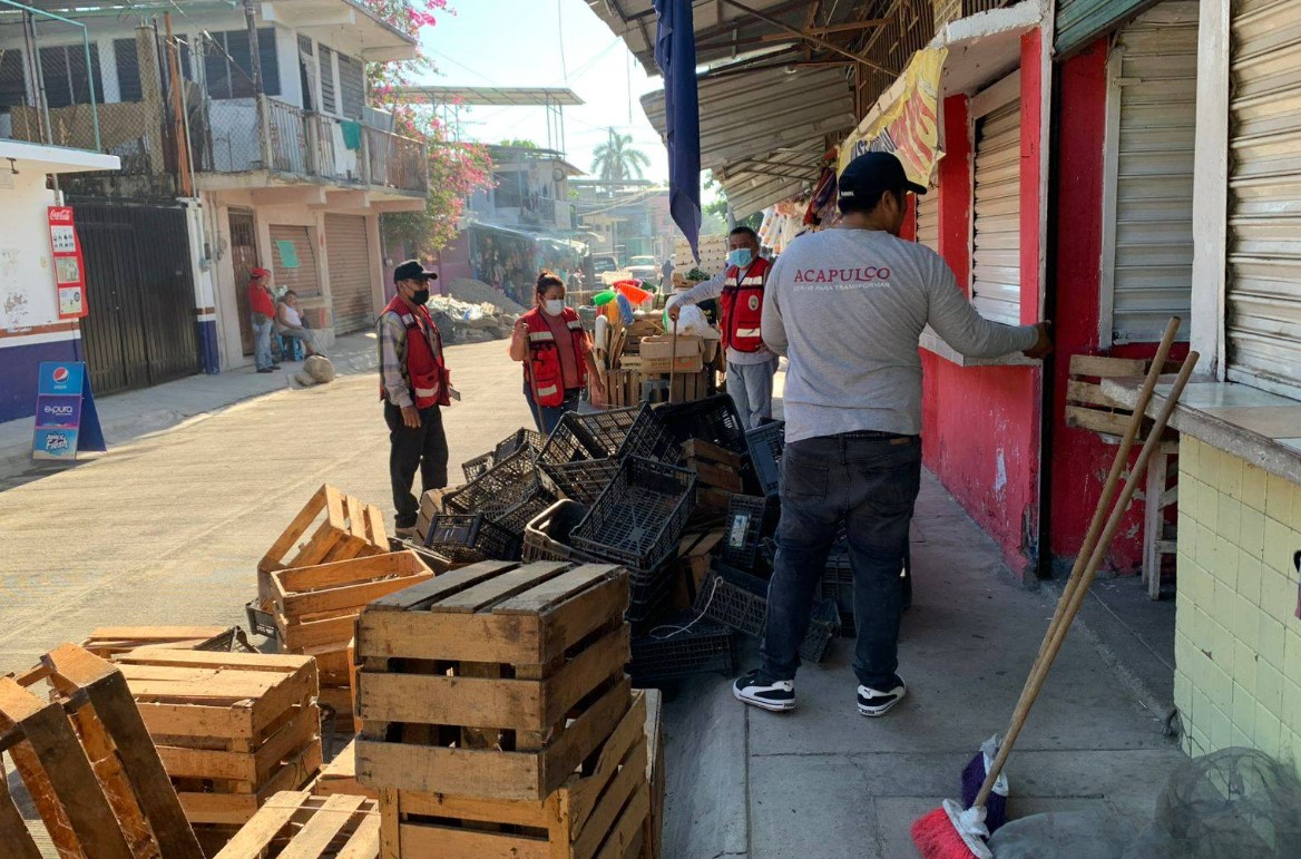 Limpian mercados de Ciudad Renacimiento