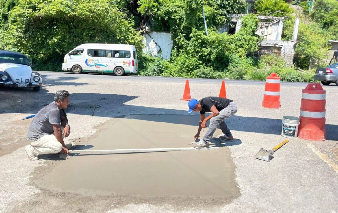 Rehabilitan acceso principal al Barrio Mágico Pie de la Cuesta