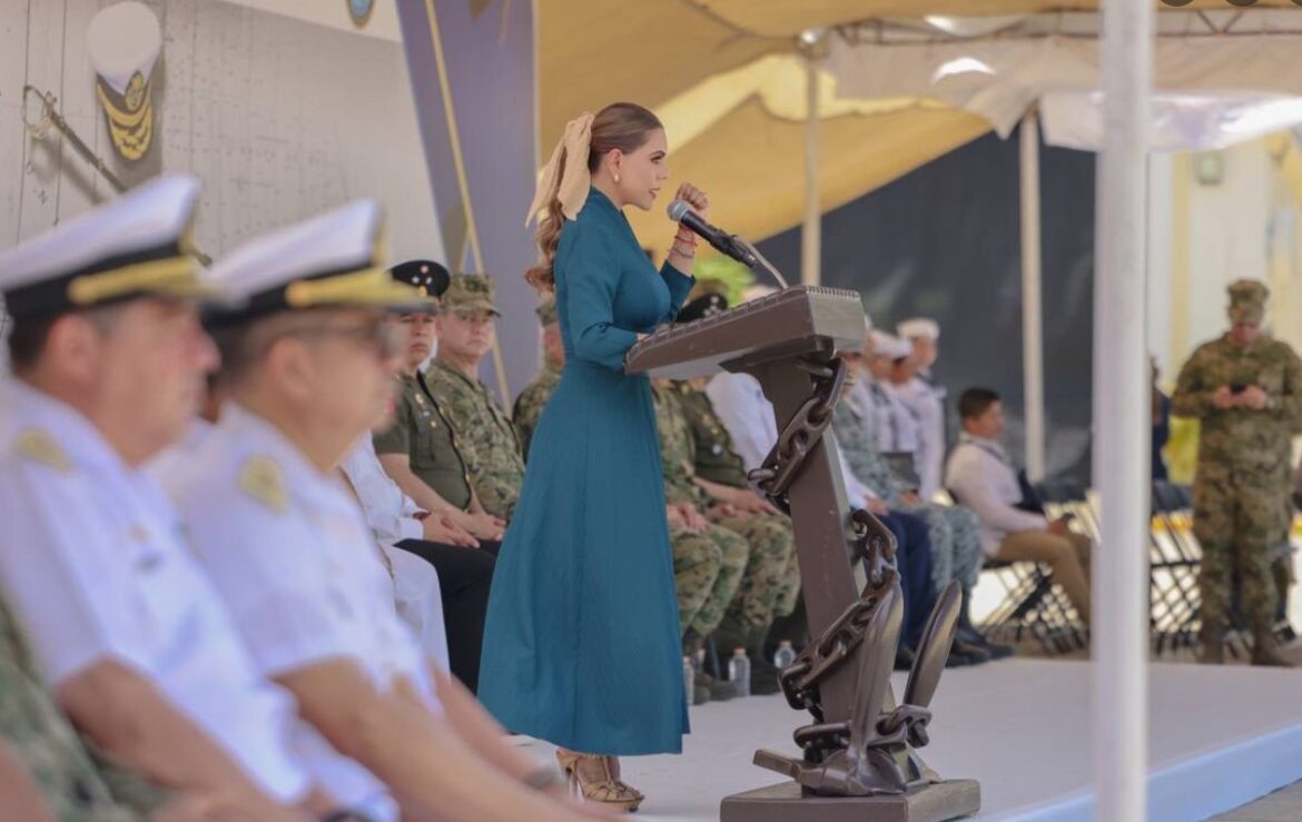 Asiste Evelyn Salgado Pineda a la Ceremonia de Entrega-Recepción del Mando de Armas de la Octava Región Naval