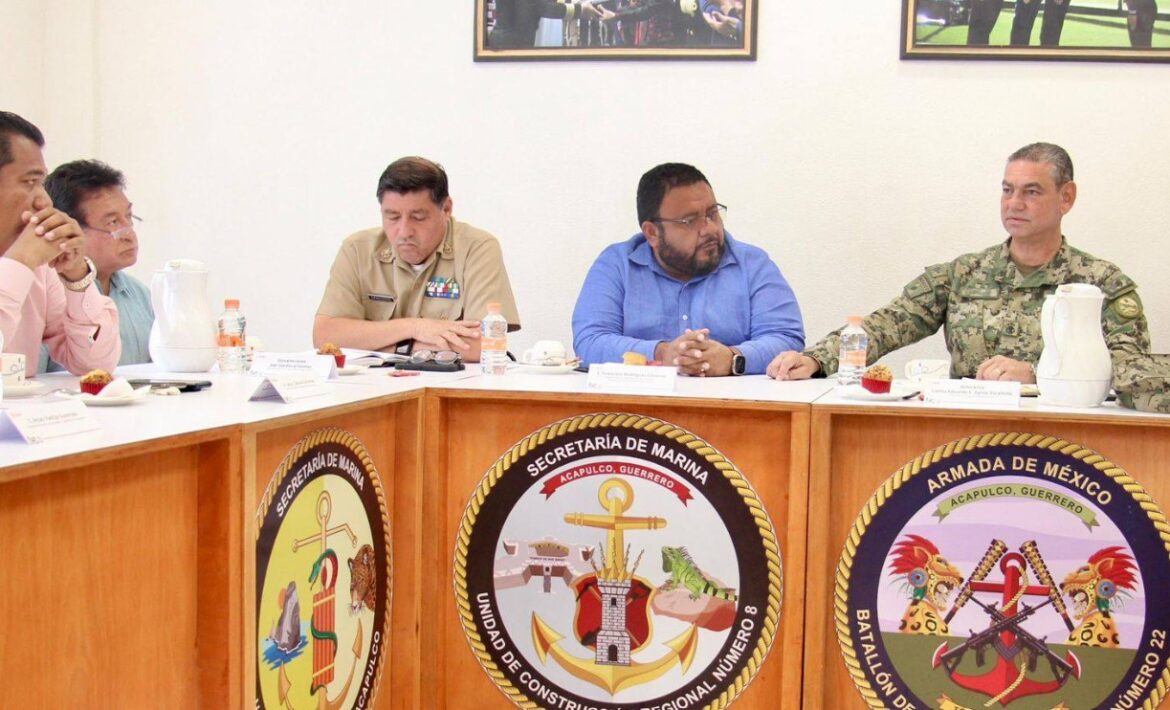 Gobierno de Guerrero acude al llamado de la SEMAR para diálogo con trabajadores de playa en Acapulco